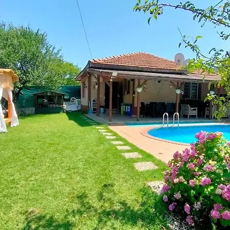 Chalet Yildiz Family Village House -isitmali Havuzlu