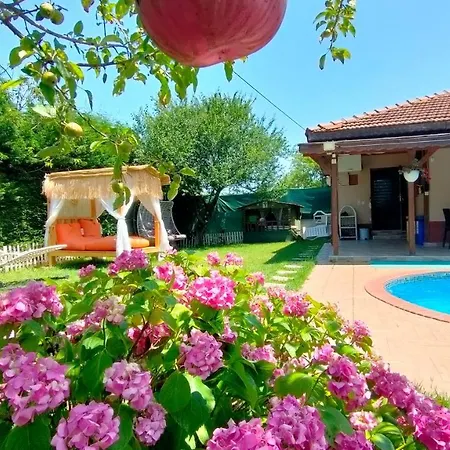 Yildiz Family Village House -isitmali Havuzlu Chalet
