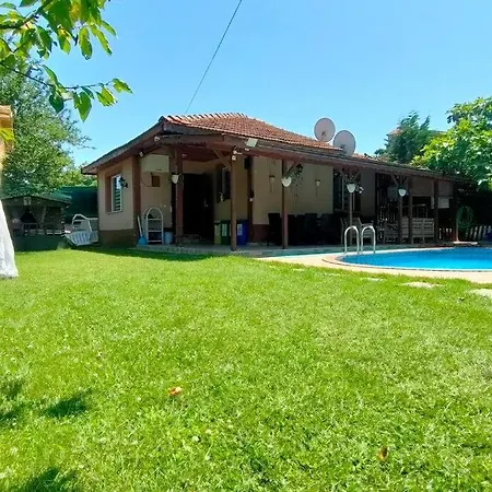 Yildiz Family Village House -isitmali Havuzlu * Sapanca